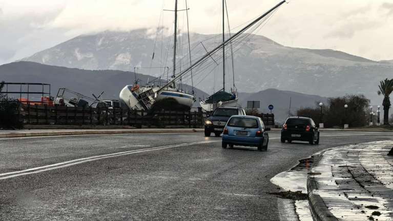 Ισχυροί άνεμοι κατά τόπους  9 μποφόρ κρατούν δεμένα τα πλοία: Απαγορευτικό απόπλου σε βασικά λιμάνια