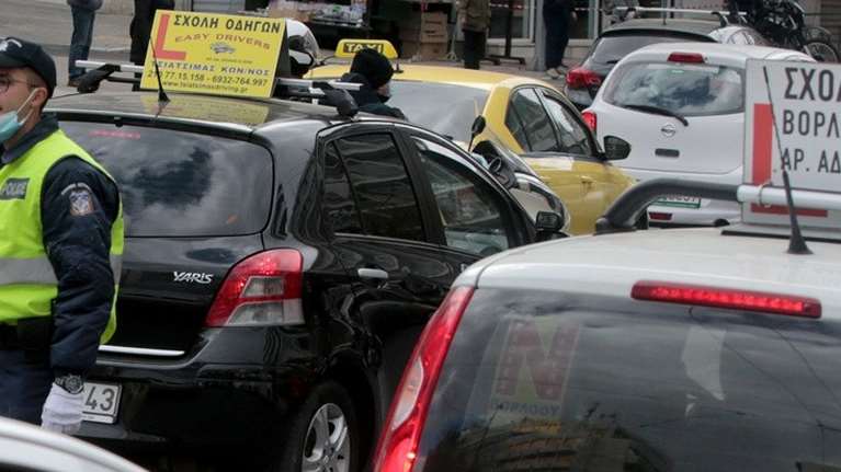 Ανοίγουν οι σχολές οδηγών - Διευκρινίσεις για τα υγειονομικά μέτρα και τις εξετάσεις