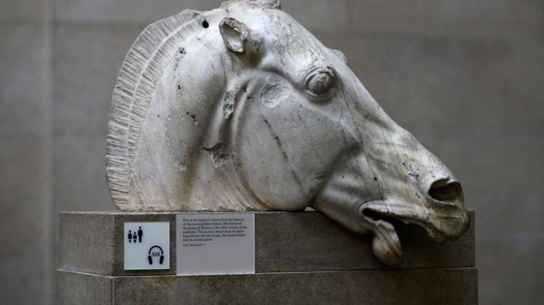 Ο Παύλος Μαρινάκης διαψεύδει το Sky News: Δεν υπάρχει ιδιωτική συνάντηση του πρωθυπουργού για τα Γλυπτά του Παρθενώνα