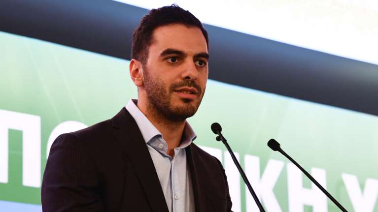 Ο Μανώλης Χριστοδουλάκης σε κόντρα με την Ομάδα Αλήθειας για τα &quot;χαμένα βαγόνια στα Τέμπη&quot;- Το βίντεο που τον εκθέτει