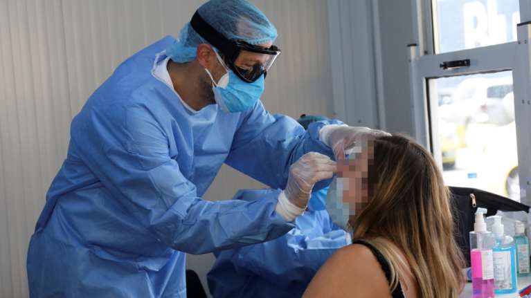 Η Ελλάδα προμηθεύτηκε 200.000 rapid test κορονοϊού - Μεταφέρονται επειγόντως στη Λέσβο