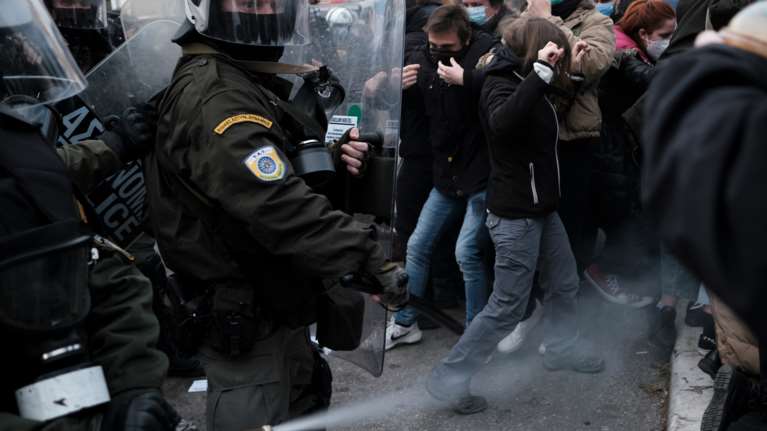 Χρυσοχοϊδης: Προτεραιότητά μας να μην διαλύονται οι συγκεντρώσεις από πέντε μπαχαλάκηδες