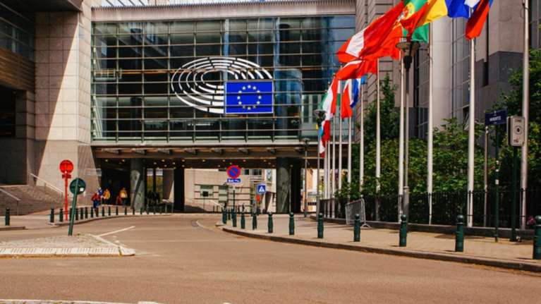 Κομισιόν: Πρόταση για  &quot;μείγμα&quot; σχεδίου Μακρόν-Μέρκελ και &quot;αντιπρότασης Κουρτς&quot;