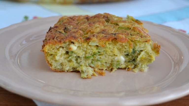 Τέλειο καλοκαιρινό πιάτο: Γεμιστή κολοκυθόπιτα χωρίς φύλλο, με 4 μόνο υλικά