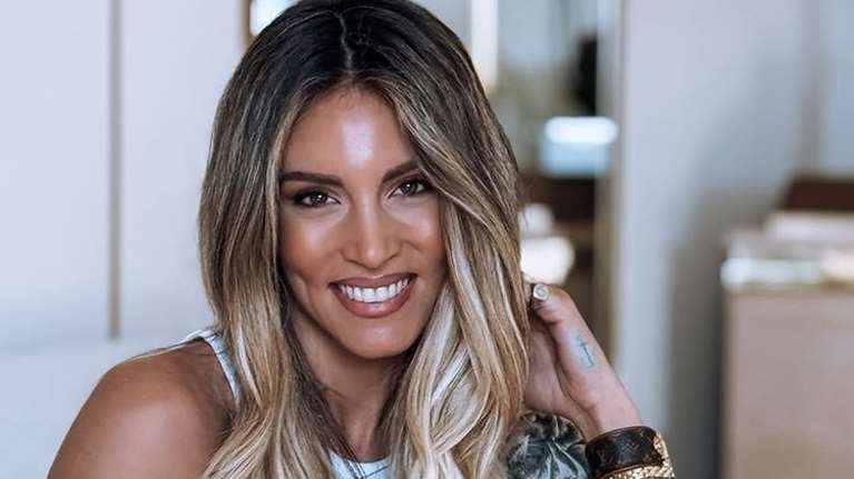 Η Αθηνά Οικονομάκου χαλαρώνει στον καναπέ του σπιτιού της με τον γιο της: Η τρυφερή ανάρτηση με τον Μάξιμο Μιχόπουλο