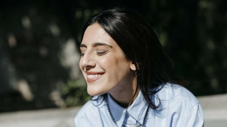 Η Βασιλική Μιχαλοπούλου στο TheTOC: &quot;Θέλω να τραγουδώ κομμάτια που εκφράζουν τις ανησυχίες μου&quot;