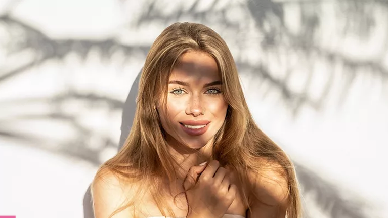 10 καλοκαιρινά (και πολύ εθιστικά) αρώματα που μυρίζουν φρεσκάδα και θα αγοράζαμε ξανά και ξανά