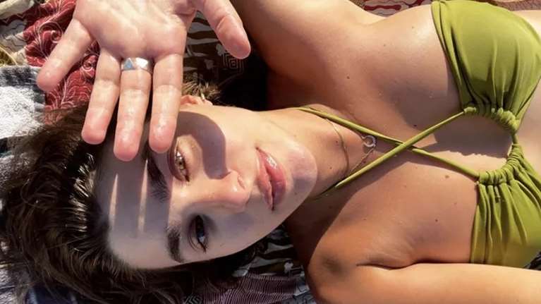 Χρύσα Μιχαλοπούλου: 8 μήνες μετά τη γέννα μας δείχνει τους εντυπωσιακούς κοιλιακούς της