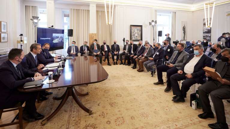 &quot;Το κοινό των Ορεινών&quot;: Συνάντηση Μητσοτάκη με 33 Δημάρχους μικρών ορεινών Δήμων της χώρας [Εικόνες]