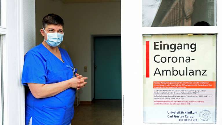 Κορυφαίος Γερμανός λοιμωξιολόγος: Για έναν χρόνο σε κατάσταση έκτακτης ανάγκης