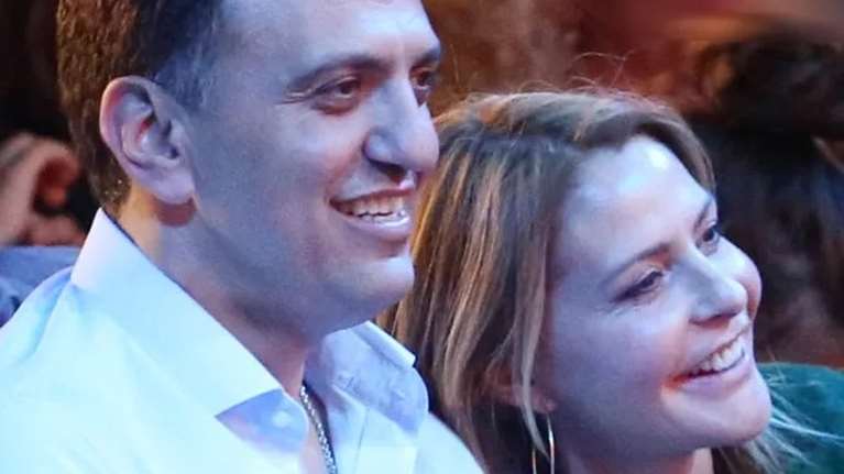 Ο Βασίλης Κικίλιας εύχεται χρόνια πολλά στον γιο του, Παναγιώτη - Αντώνιο με μια σπάνια φωτογραφία με τη Τζένη Μπαλατσινού