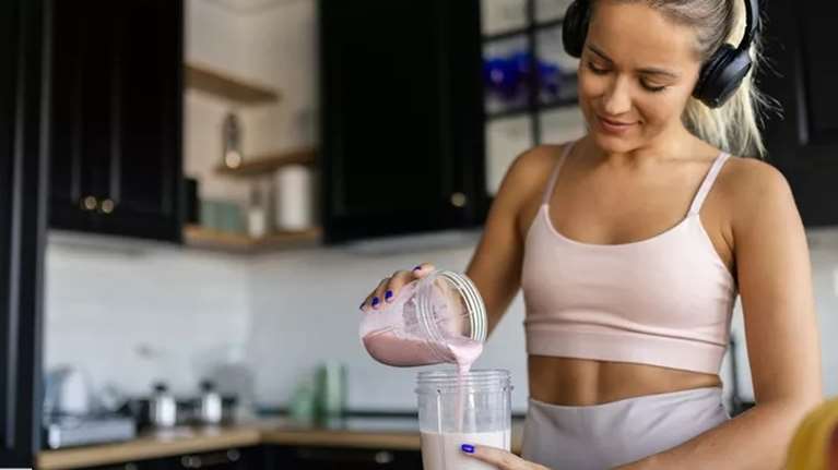 Πώς σε γερνάει η φλεγμονή (+ 4 τρόποι για να την μειώσεις σύμφωνα με διαιτολόγους)