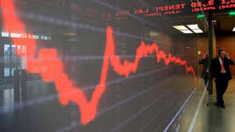 Με &quot;βουτιά&quot; 7,58% έκλεισε το ΧΑ, πτώση 14% των τραπεζών