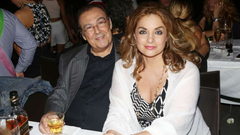 28 χρόνια πριν: Το απόλυτα θηλυκό νυφικό της  Άντζελας Γκερέκου είχε υπογραφή &quot;Χάρης – Άγγελος&quot; - το πρωτοποριακό hair style που συζητήθηκε