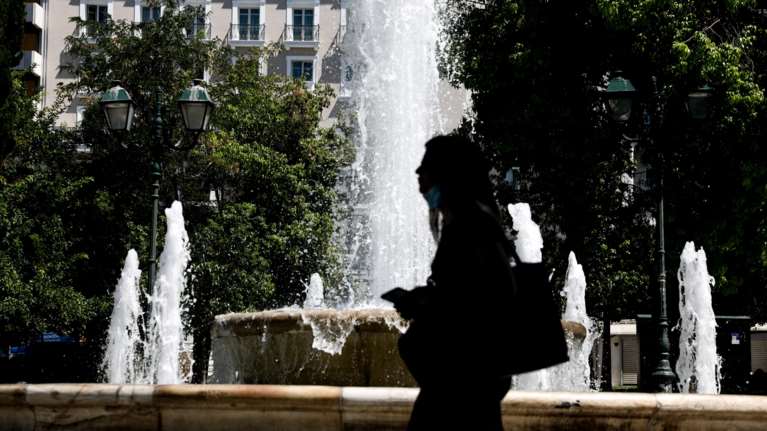 Καλοκαιρινός καιρός με υψηλές θερμοκρασίες, αλλά και συννεφιά - Πού θα ξεπεράσει τους 31 βαθμούς ο υδράργυρος