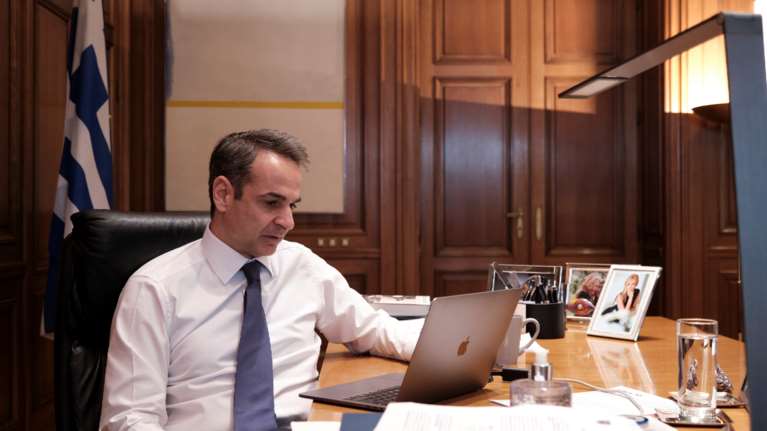 Κορονοϊός: Συγκινητική ανάρτηση Μητσοτάκη - Το &quot;ευχαριστώ&quot; σε γιατρούς και νοσηλευτές