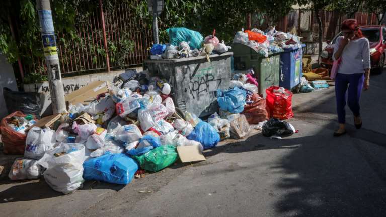 Χατζηδάκης: Έρχεται τέλος απορριμμάτων ανάλογα του βάρους τους - &quot;Πληρώνω όσο πετάω&quot;