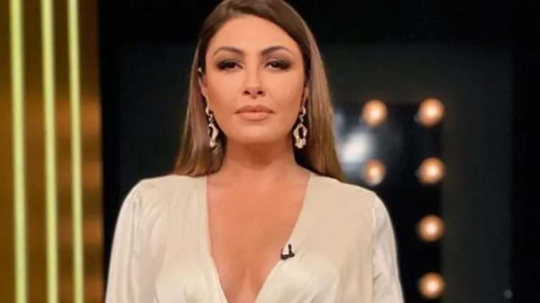 Η Έλενα Παπαρίζου με το κούρεμα που την κάνει να μοιάζει ξανά 23ων ετών