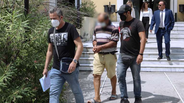 Αλεποχώρι: &quot;Δεν γνώριζε ποιους πυροβολούσε&quot;, ισχυρίζεται ο δικηγόρος του 70χρονου