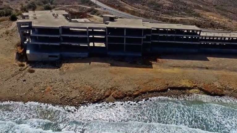 Σητεία: Ξανά στο σφυρί το ξενοδοχείο &quot;φάντασμα&quot; του εφοπλιστή Λελάκη [βίντεο]