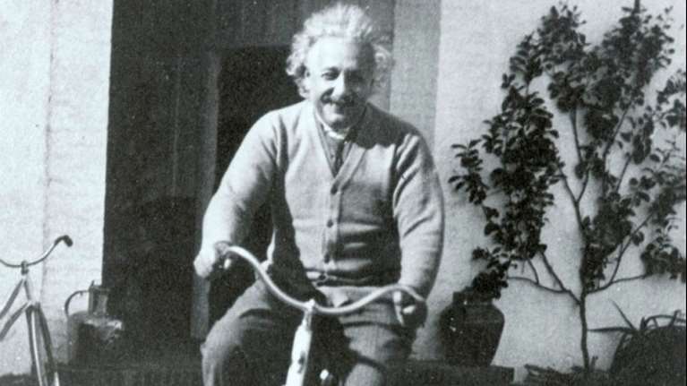 Αϊνστάιν:  Σε δημοπρασία το βιολί του - Αναμένεται να πωληθεί  έως και 300.000 αγγλικές λίρες