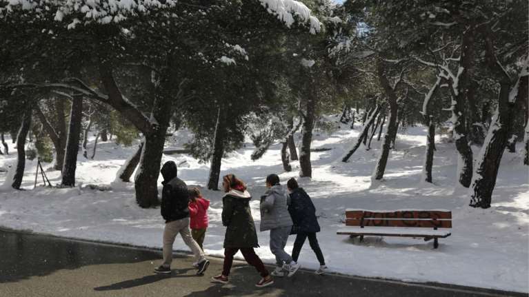 Κακοκαιρία &quot;Φίλιππος&quot;: Χιονοπτώσεις και παγετός στα βόρεια προάστια της Αθήνας το Σάββατο - Live η εξέλιξη των φαινομένων