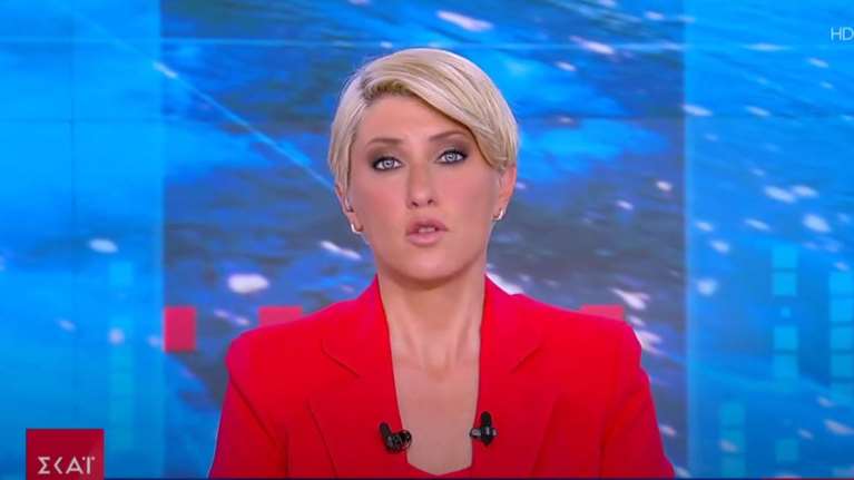 Σία Κοσιώνη: Η εμφάνιση στο κέντρο της Αθήνας με τον γιο της, Δήμο πριν τα Χριστούγεννα