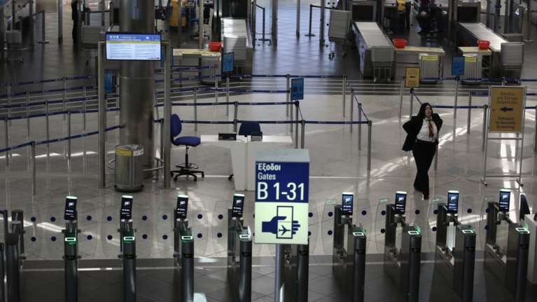 Ακόμη 110 Έλληνες στην Αθήνα με τρίτη ειδική πτήση από Μόσχα