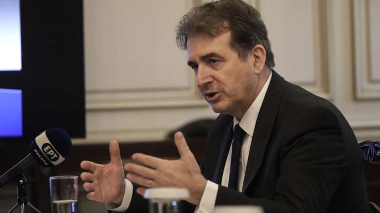 Χρυσοχοϊδης: Θεωρίες συνωμοσίας ότι θα εμποδίζονται δημοσιογράφοι και φωτορεπόρτερ στις διαδηλώσεις