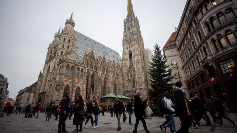 Ρεκόρ κρουσμάτων στην Αυστρία: Πιέσεις στην κυβέρνηση να επιβάλει άμεσα ολικό lockdown