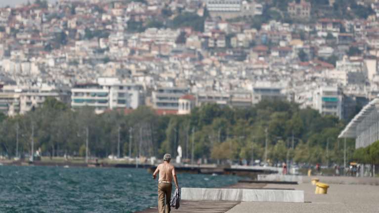 &quot;Καζάνι&quot; η  Θεσσαλονίκη: Στους 38 °C το θερμόμετρο - Ρεκόρ 15ετιας για τη συγκεκριμένη μέρα