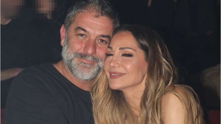 Στο νοσοκομείο εσπευσμένα ο Βασίλης Μπισμπίκης – Στο πλευρό του η Δέσποινα Βανδή