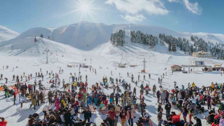 Ρεκόρ επισκεψιμότητας στα χιονοδρομικά κέντρα της Ελλάδας [βίντεο]