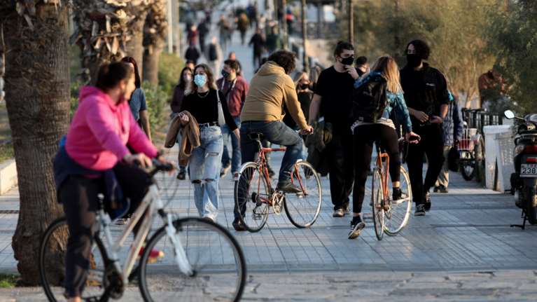 Διαδημοτικές μετακινήσεις: Με ποιον "κωδικό" θα μετακινούμαστε τα Σαββατοκύριακα - Πόσα άτομα θα βρίσκονται στο ίδιο ΙΧ