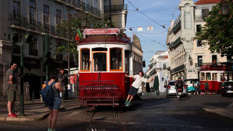 Μπλακ άουτ στην Πορτογαλία: Κατά τη διάρκεια της νύχτας θα αποκατασταθεί η ηλεκτροδότηση σε όλη τη χώρα