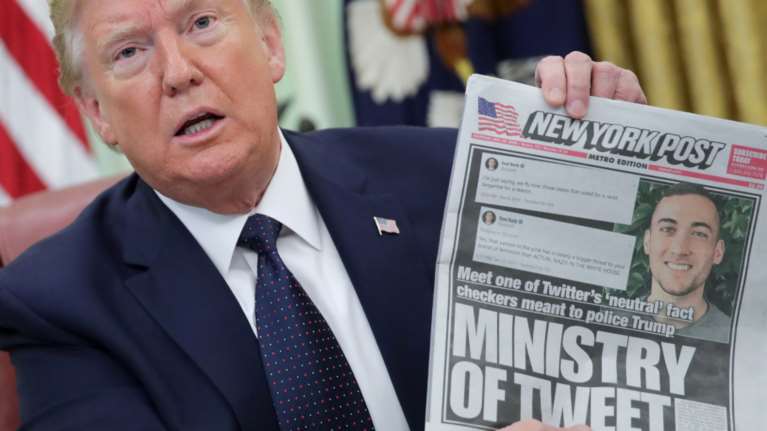 Νέο επεισόδιο στο "σίριαλ Twitter": Μήνυμα Τραμπ για τη Μινεάπολη αναρτήθηκε στο λογαριασμό του Λευκού Οίκου