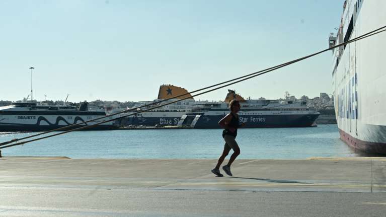 Δεμένοι οι κάβοι στα καράβια για Αδριατική - 48ωρη απεργία από τους ναυτεργάτες