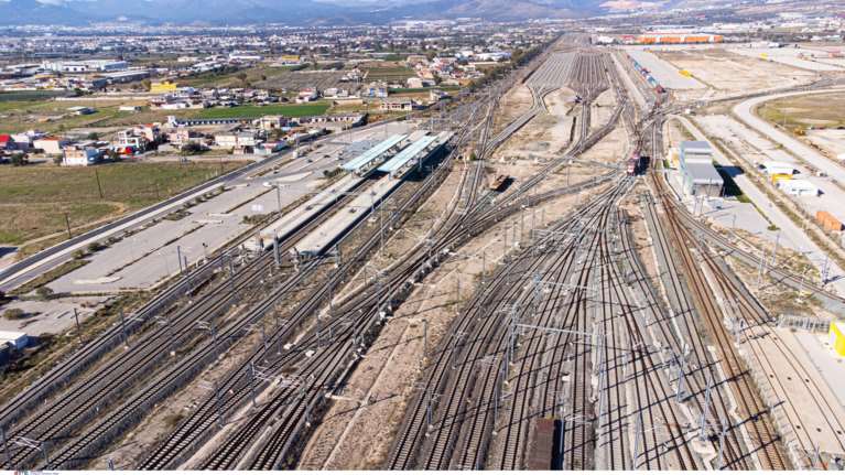 "Τηλεδιοίκηση" στα τρένα: Πόσο προχώρησε το έργο επί Νέας Δημοκρατίας, τι παρέδωσε ο ΣΥΡΙΖΑ- Τα στοιχεία που έδωσε ο Γεραπετρίτης