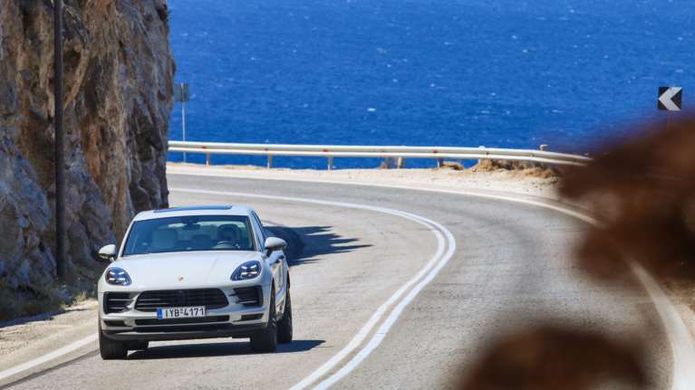 Porsche Macan: Οδηγούμε τη "βασική" 2.0 245 PS