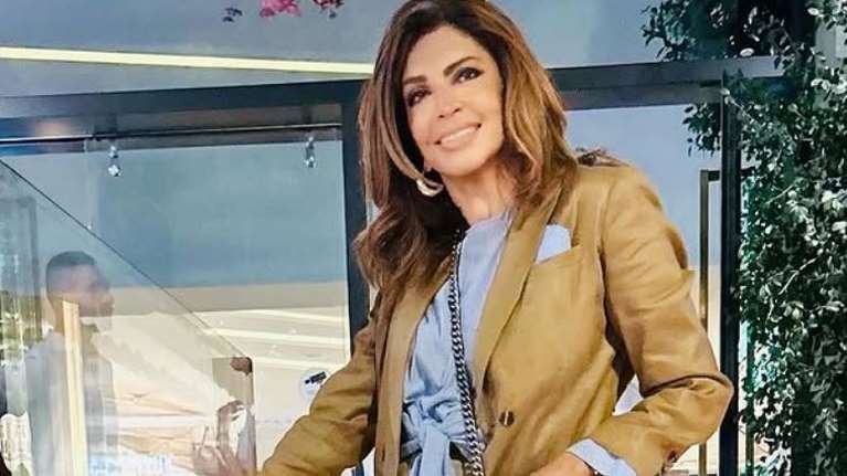 Μιμή Ντενίση: Dinner με φίλους στη Θεσσαλονίκη - Σε ψαγμένο εστιατόριο στην Πυλαία