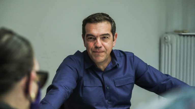 Ο Αλέξης Τσίπρας για τον Μίκη Θεοδωράκη: Εδωσε νέο νόημα στην ελευθερία, τον πολιτισμό, την τέχνη