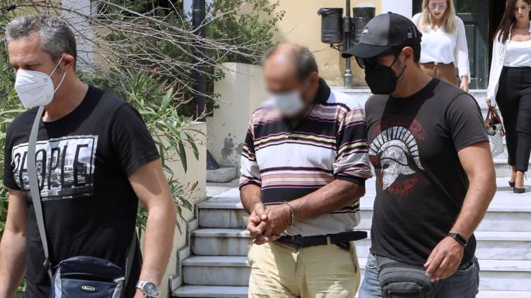 Αλεποχώρι: Ελεύθερος ο 70χρονος που πυροβόλησε και τραυμάτισε τα παιδιά - Απαγορεύεται να πλησιάσει τον οικισμό