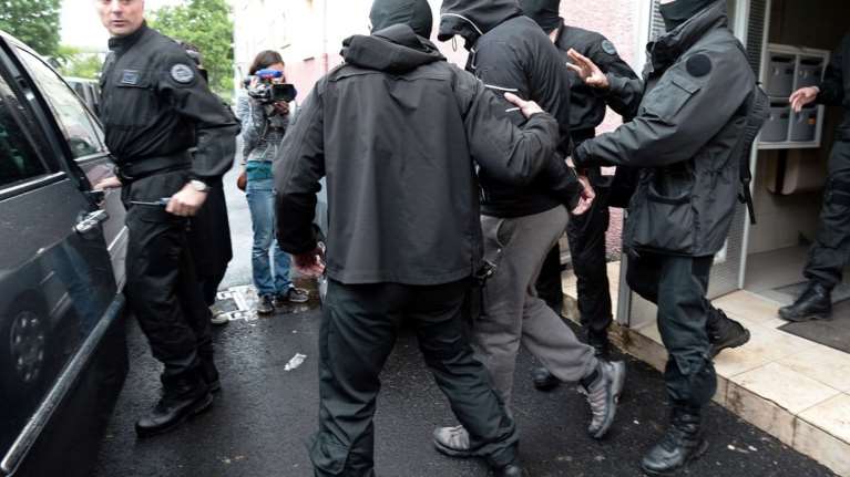 Le Monde: Ρώσοι κατάσκοποι ψάχνουν &quot;θύματα&quot; στις μικρές αγγελίες