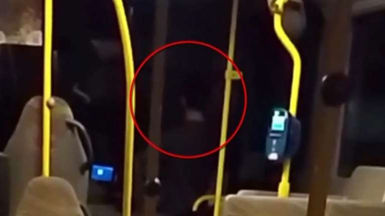 Μενίδι: Ανήλικος πήρε το τιμόνι σε λεωφορείο του ΟΑΣΑ, καταγγέλει επιβάτης [βίντεο]