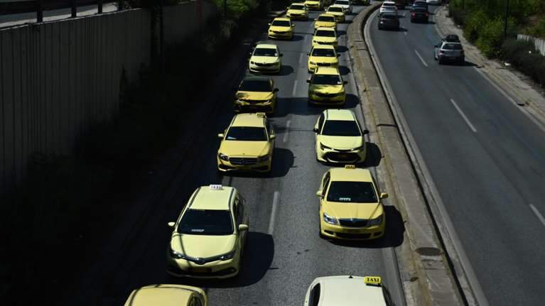 Απεργία ταξί: Τραβούν &quot;χειρόφρενο&quot; στην Αττική για 18 ώρες