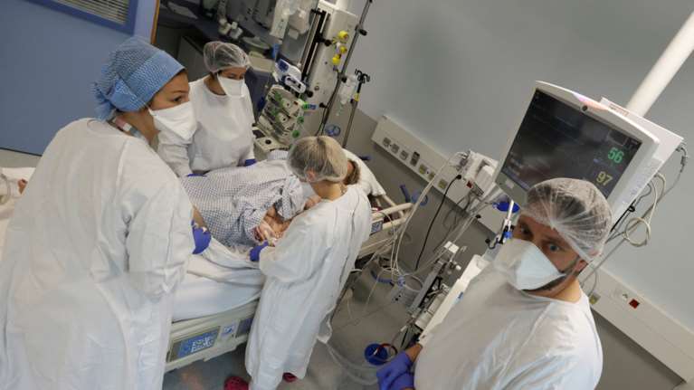 Τι είναι το σύνδρομο LongCovid ή PostCovid: Τα συμπτώματα και οι επιπλοκές - Τι δείχνουν τα νεότερα δεδομένα