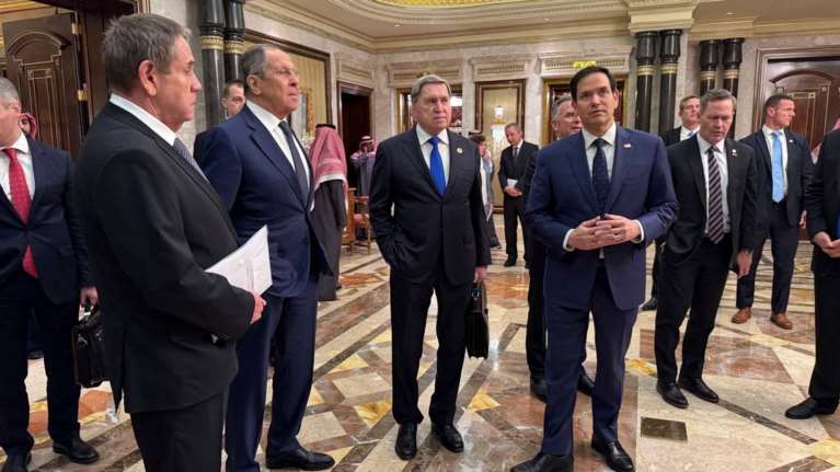 Ρούμπιο σε Λαβρόφ: &quot;Είναι καιρός να τελειώσει ο παράλογος πόλεμος στην Ουκρανία&quot;