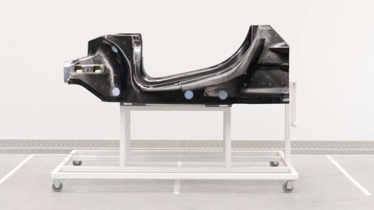 Νέο πλαίσιο από carbon για τα επερχόμενα εξηλεκτρισμένα μοντέλα της McLaren