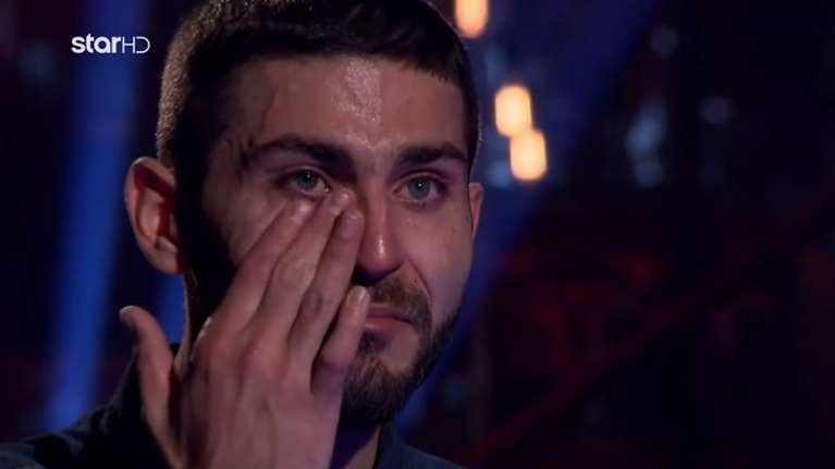 MasterChef: Συγκλόνισε στην πρεμιέρα και ξέσπασε σε κλάματα - Η μάχη με τα παραπάνω κιλά