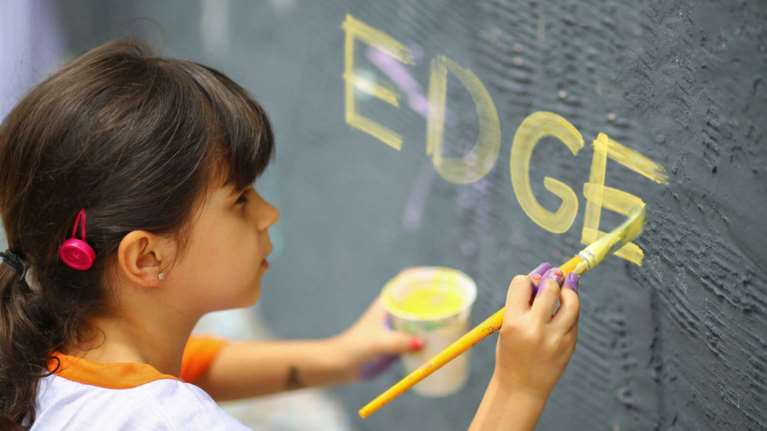 Γυναικοκτονίες και έμφυλη βία: Ανησυχητική αύξηση των περιστατικών - Η &quot;μάχη&quot; ξεκινά από την παιδική ηλικία